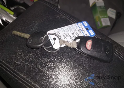 2013 Hyundai Sonata Gls z USA, uszkodzony, nr VIN 5NPEB4AC7DH677572